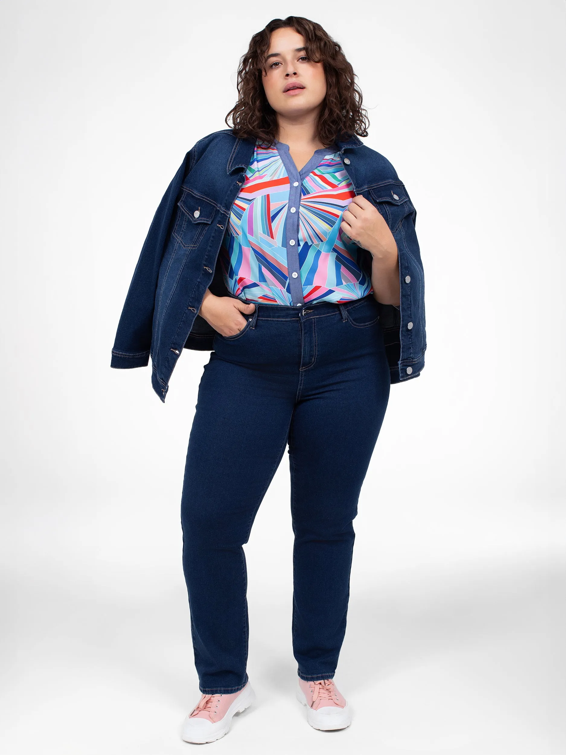 3/4-sleeve semi-fitted blouse with buttons sold by Claire France product image thumbnail 2