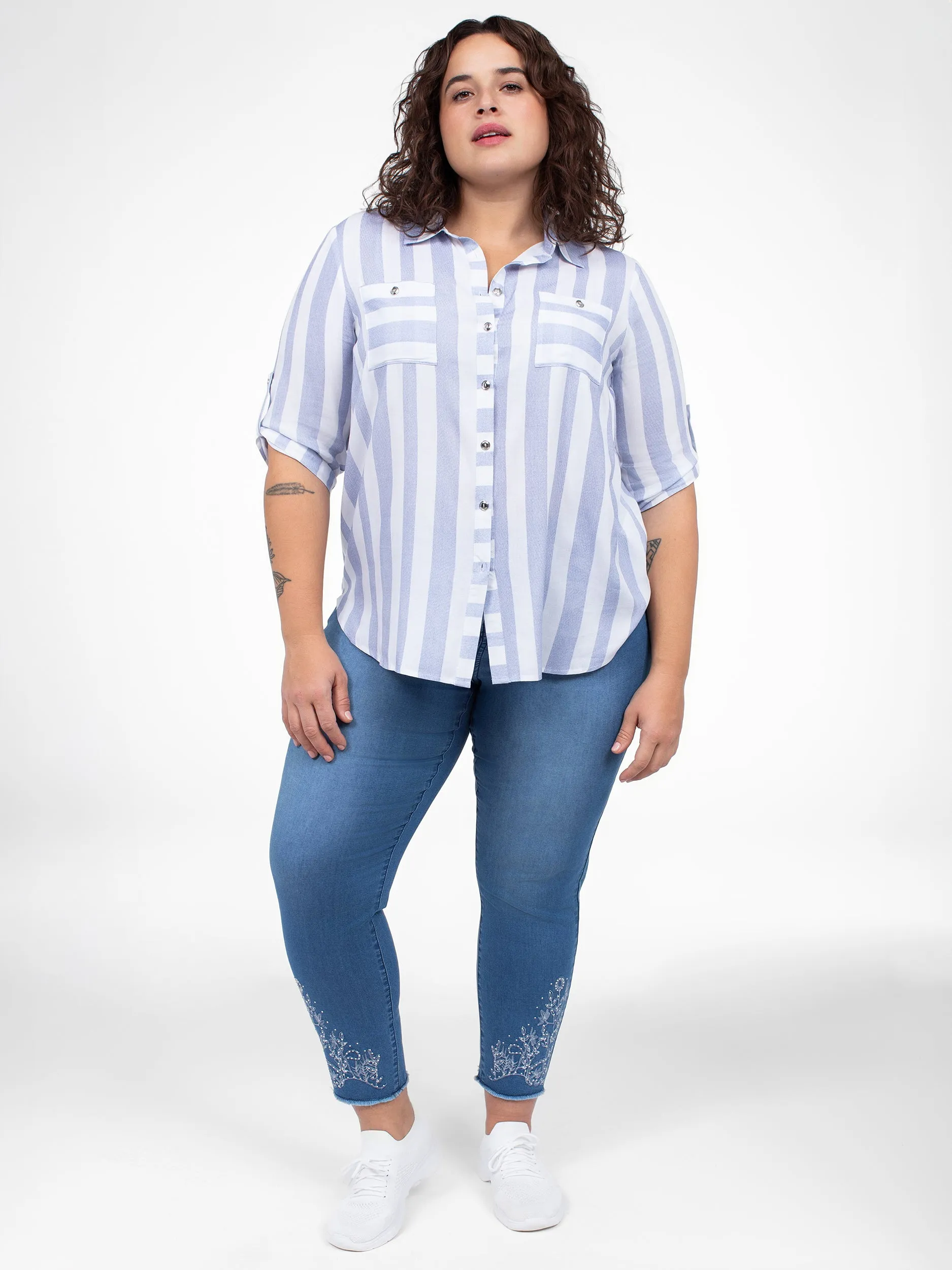 3/4-sleeve semi-fitted blouse with buttons sold by Claire France product image thumbnail 2