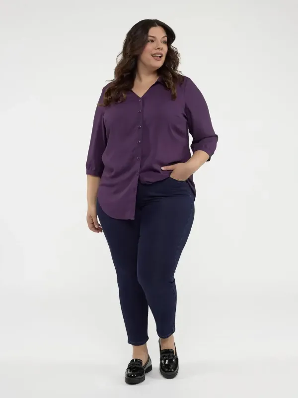 3/4-sleeve semi-fitted blouse with buttons sold by Claire France