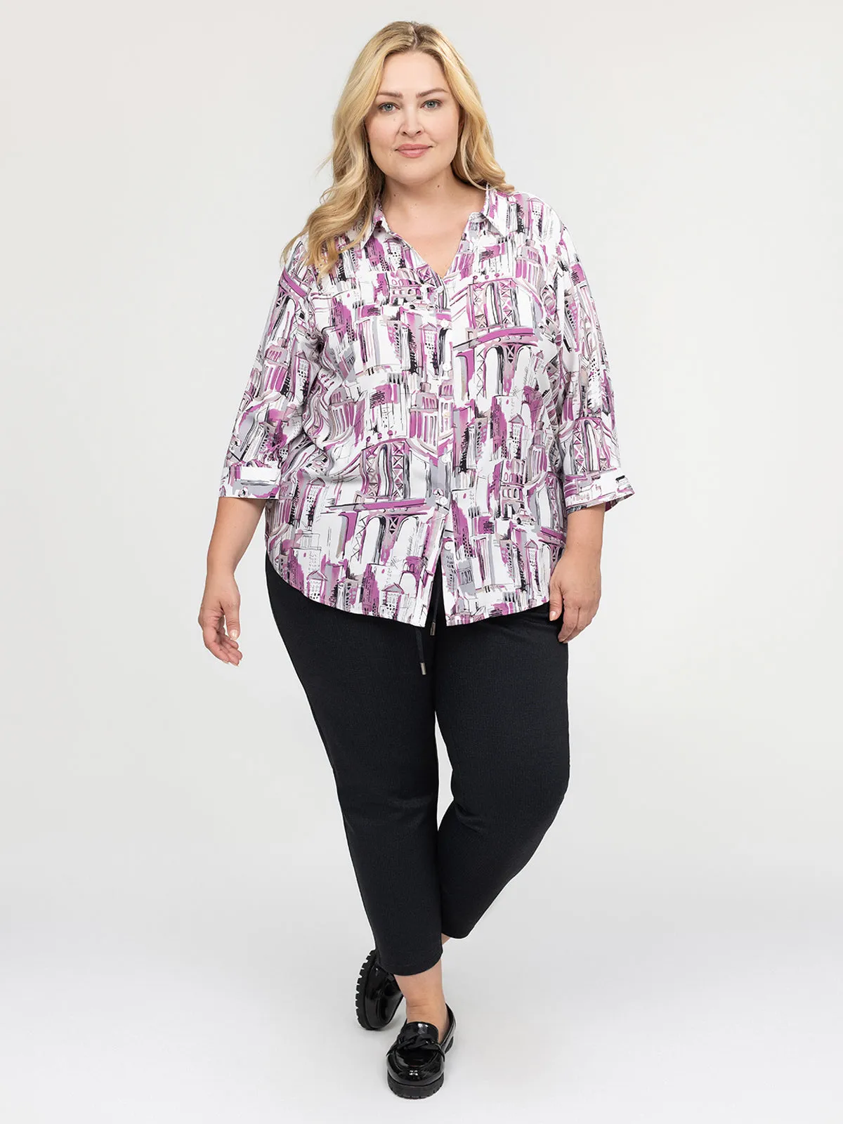 3/4-sleeve semi-fitted blouse with buttons sold by Claire France product image thumbnail 2