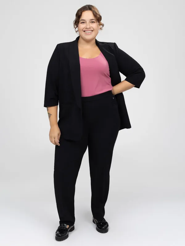 Straight semi-fitted pull-on dress pant sold by Claire France
