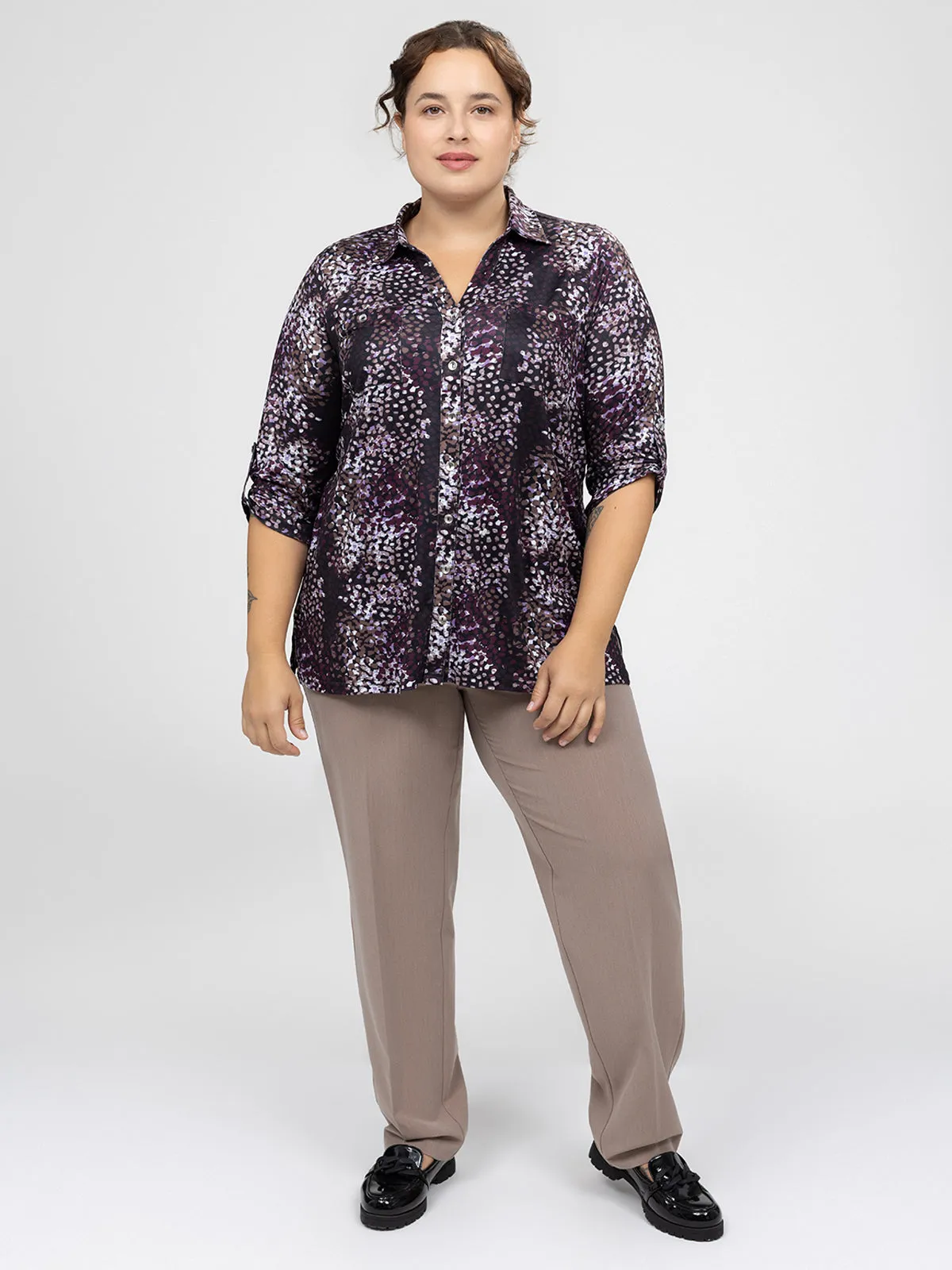 3/4-sleeve semi-fitted blouse with buttons sold by Claire France