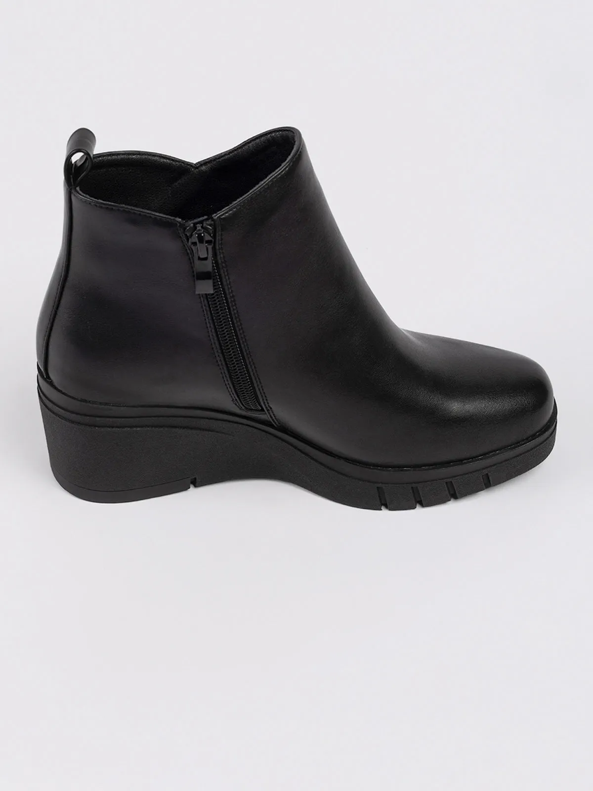 Boots with wedge heels sold by Claire France product image thumbnail 2