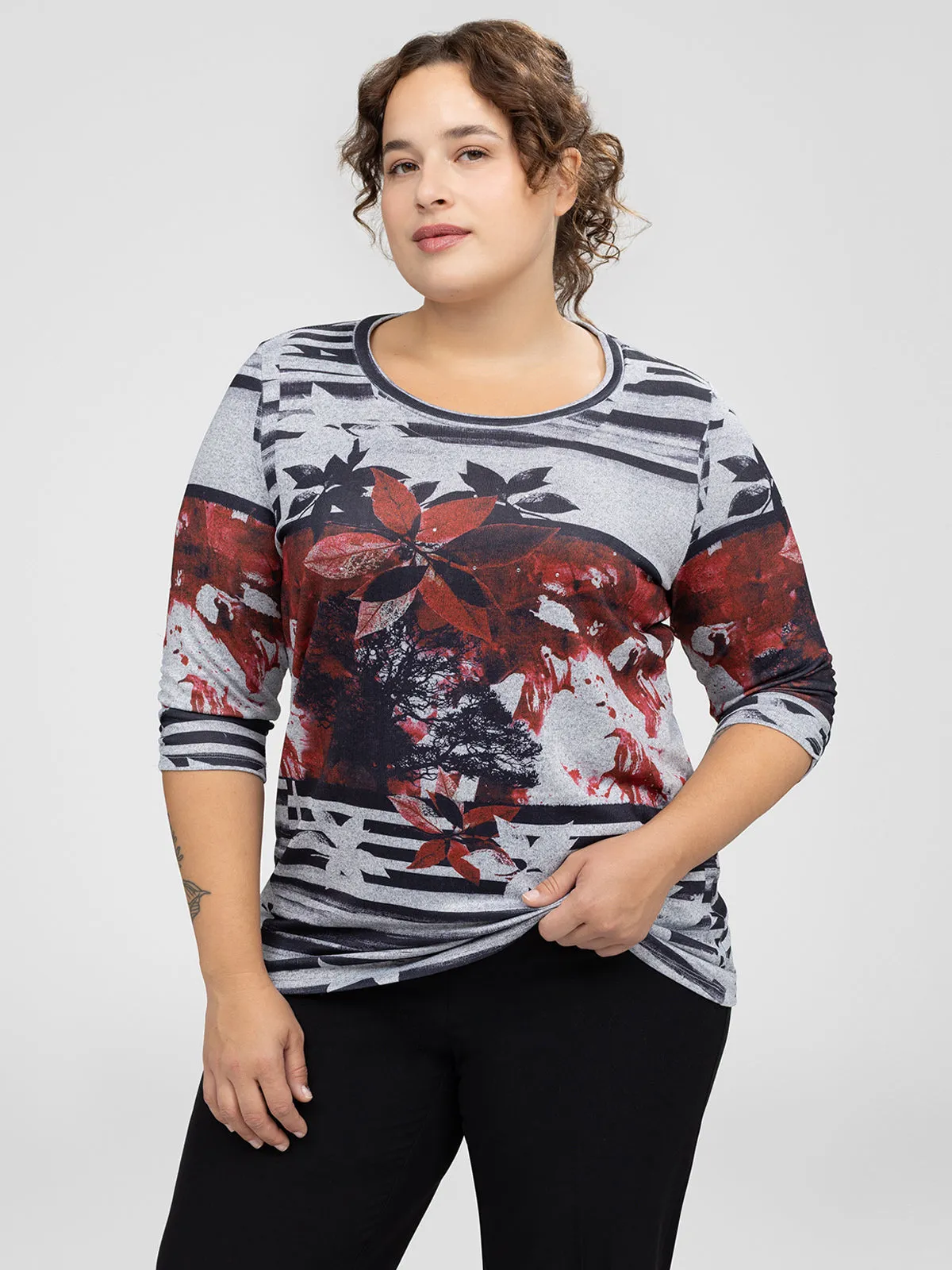 3/4-sleeve semi-fitted t-shirt sold by Claire France product image thumbnail 2