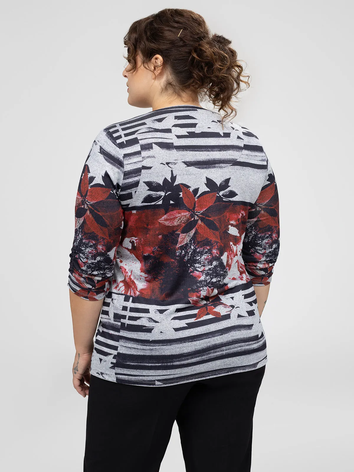 3/4-sleeve semi-fitted t-shirt sold by Claire France product image thumbnail 3