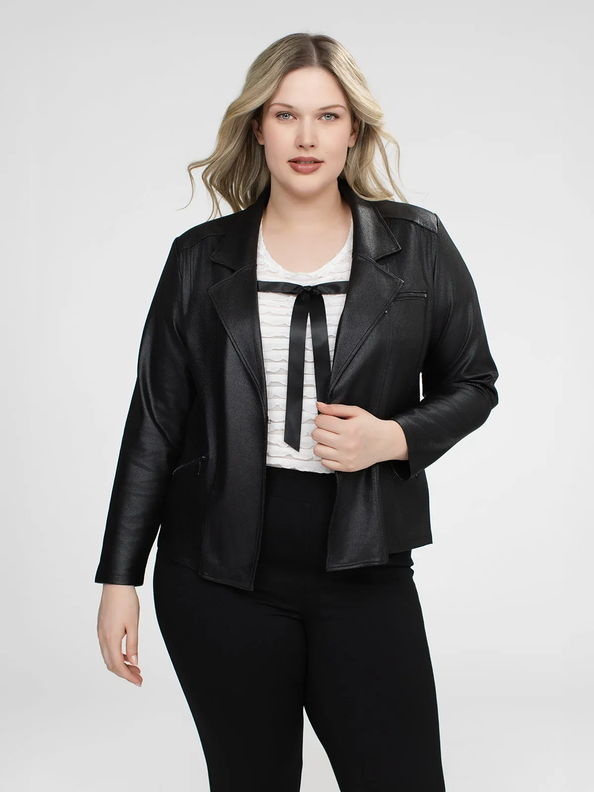 Cropped semi-fitted blazer sold by Claire France product image thumbnail 5