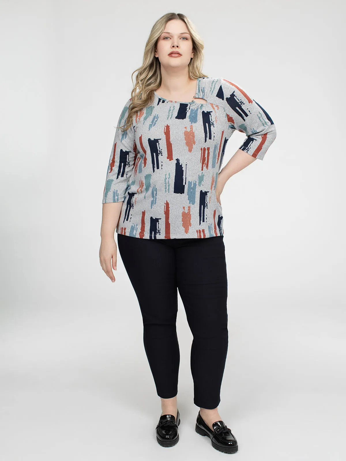 3/4-sleeve semi-fitted tunic sold by Claire France product image thumbnail 2