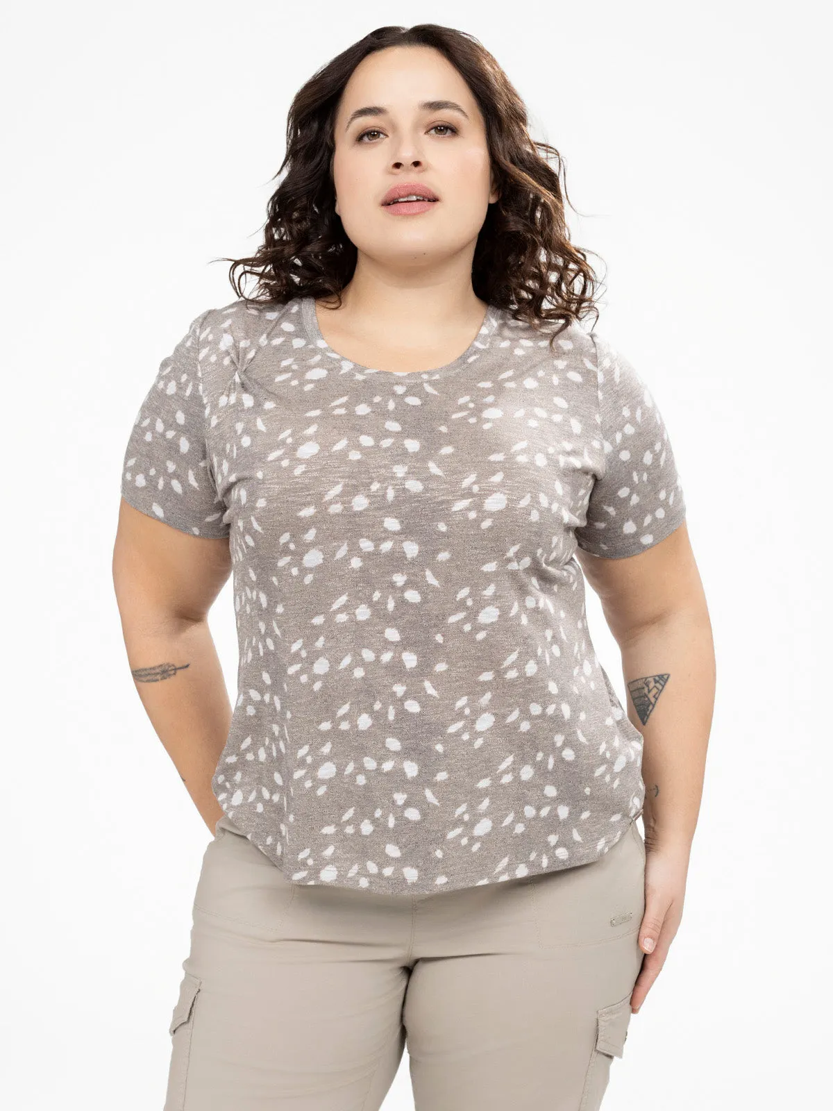 Short-sleeve semi-fitted t-shirt sold by Claire France