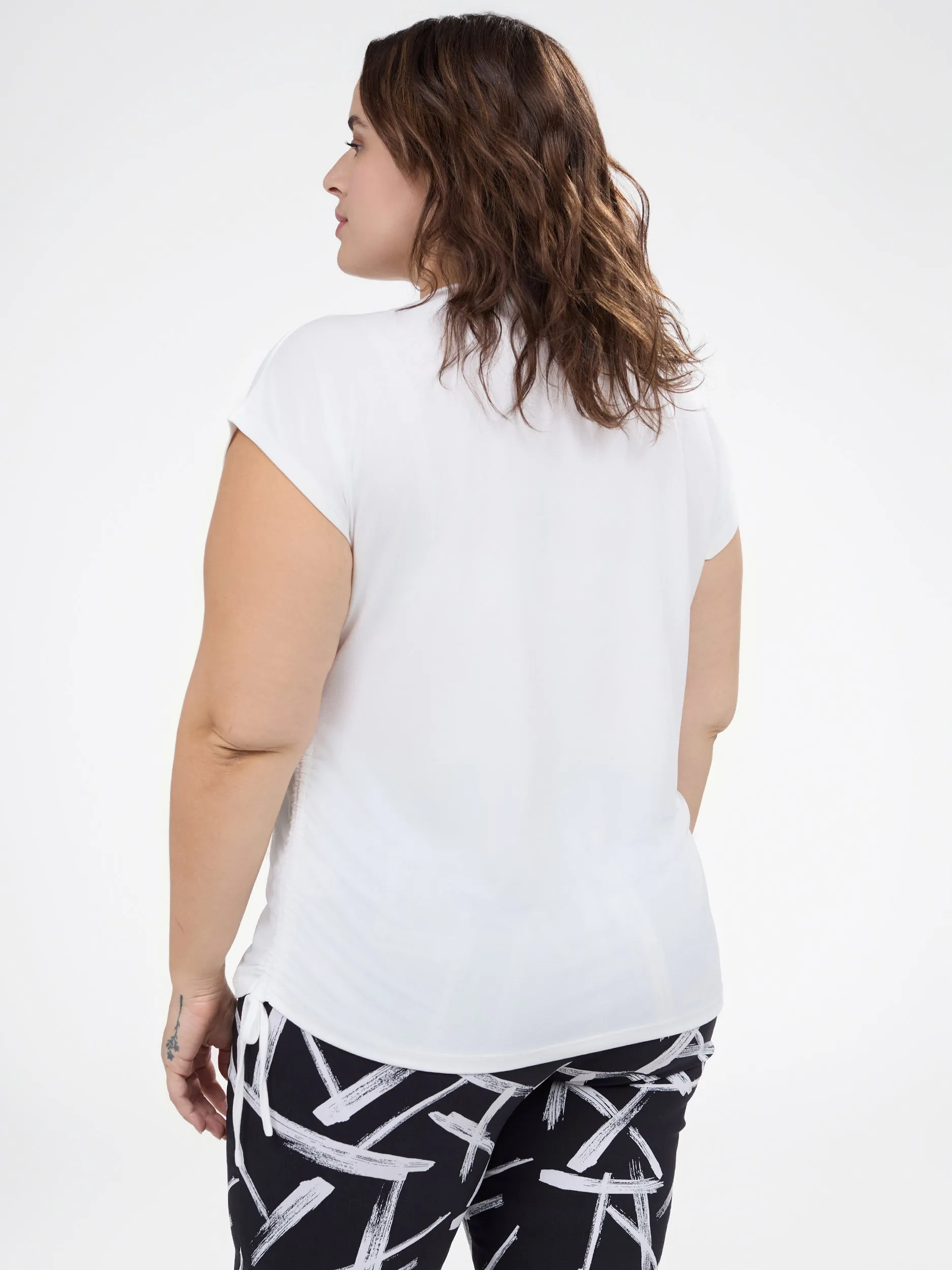 Short-sleeve semi-fitted t-shirt sold by Claire France product image thumbnail 2
