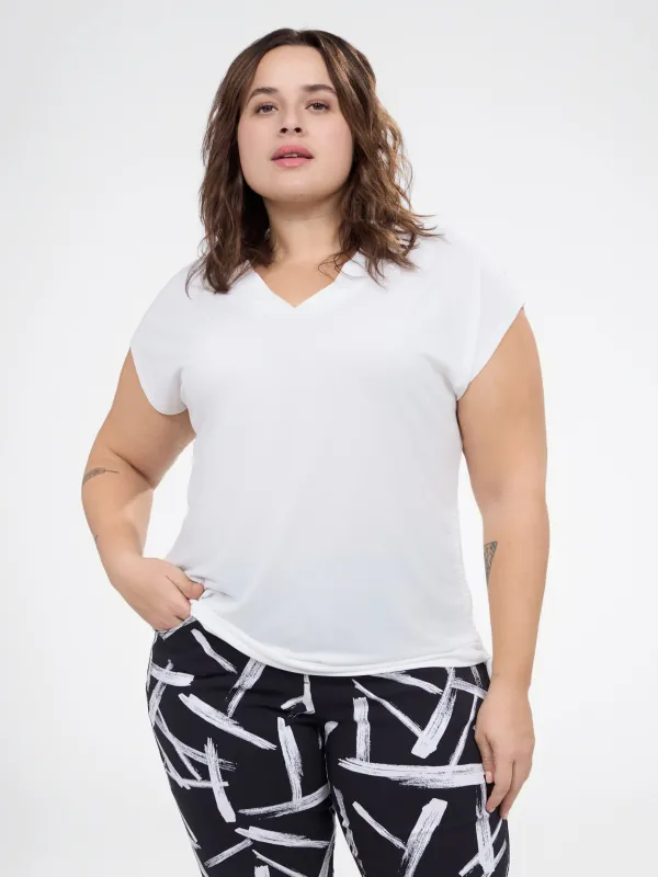 Short-sleeve semi-fitted t-shirt sold by Claire France