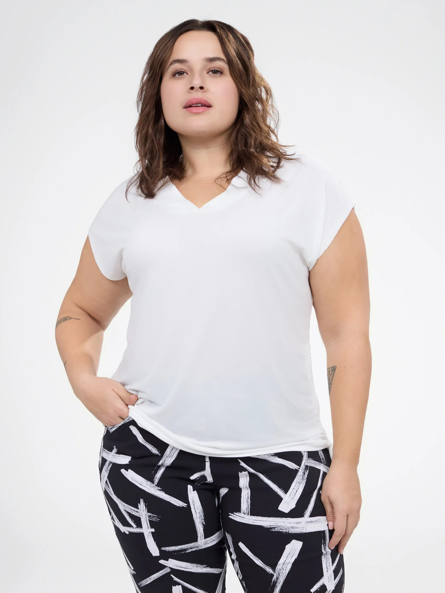 Short-sleeve semi-fitted t-shirt sold by Claire France