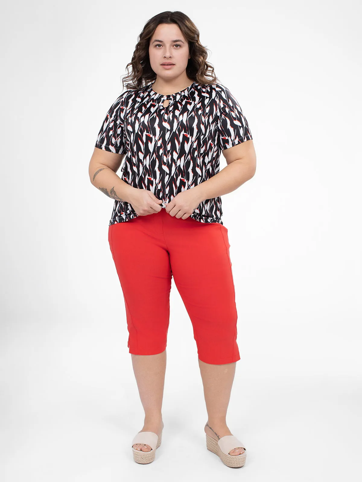 Short-sleeve semi-fitted t-shirt sold by Claire France product image thumbnail 2