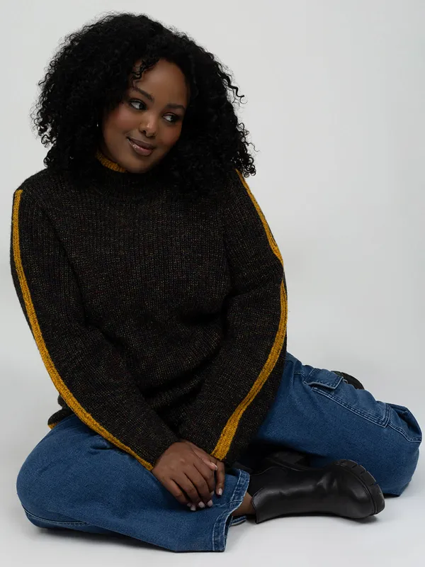 Long-sleeve loose pullover sweater sold by Claire France