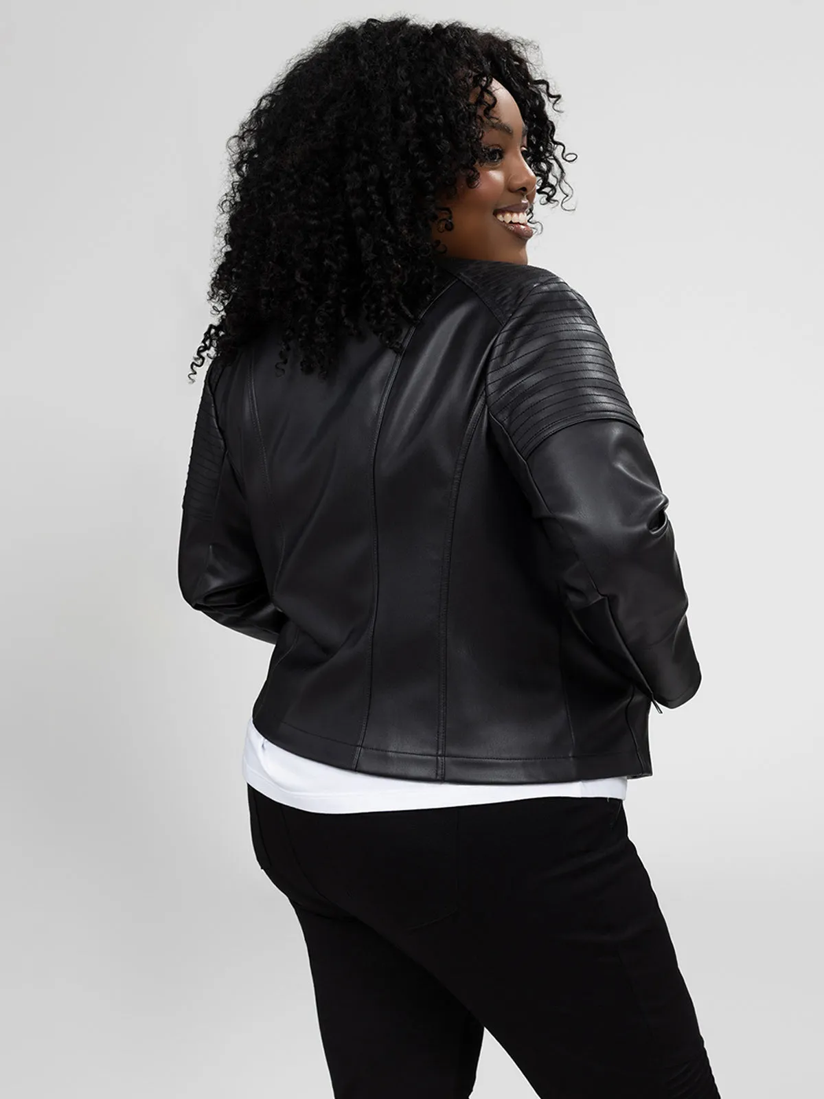 Long-sleeve semi-fitted vest sold by Claire France product image thumbnail 5