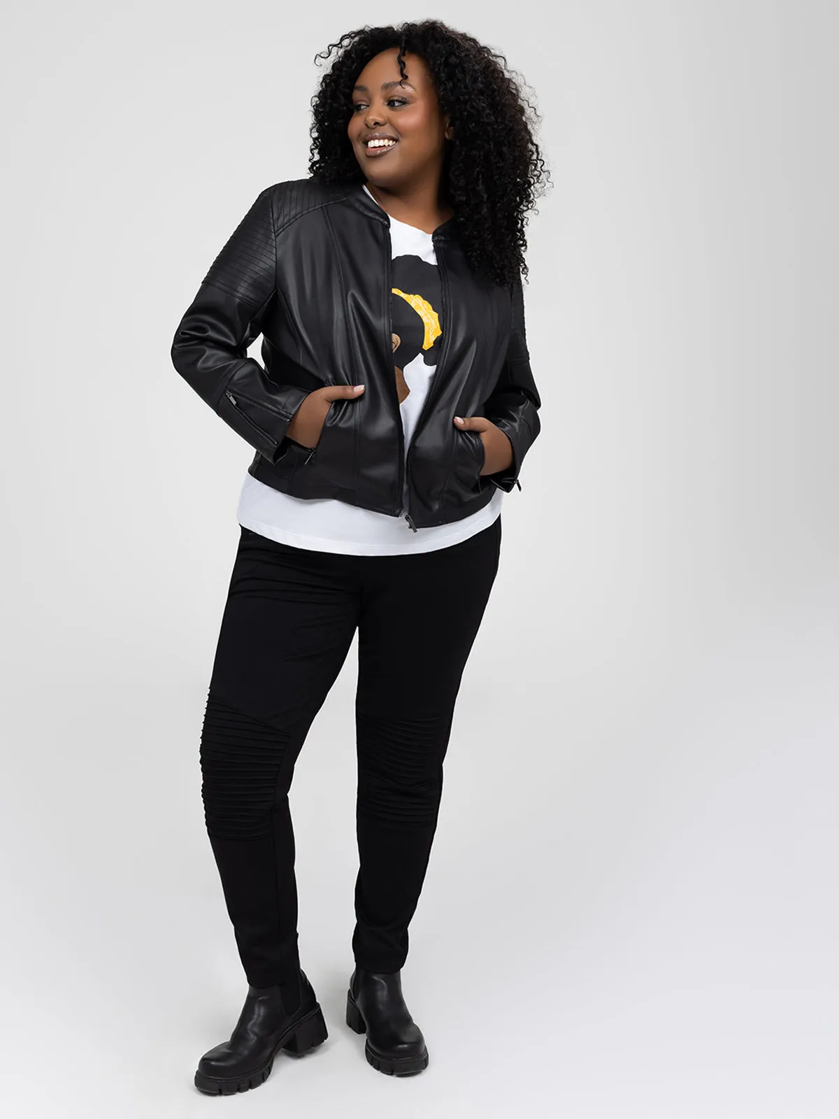 Long-sleeve semi-fitted vest sold by Claire France product image thumbnail 3