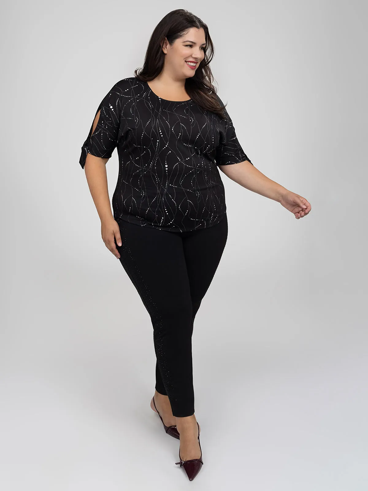 Short-sleeve loose tunic sold by Claire France product image thumbnail 2