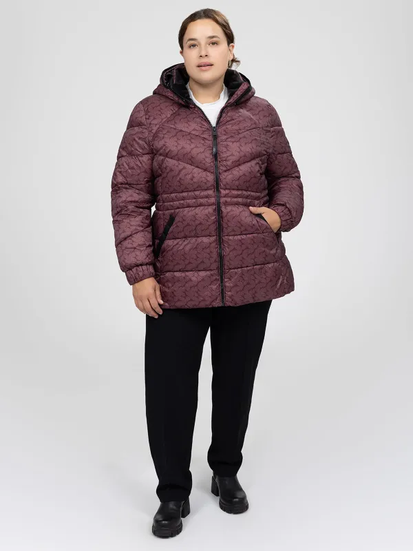 Short semi-fitted coat sold by Claire France