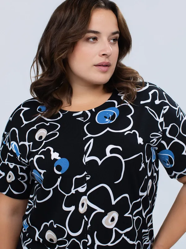 Short-sleeve loose tunic sold by Claire France