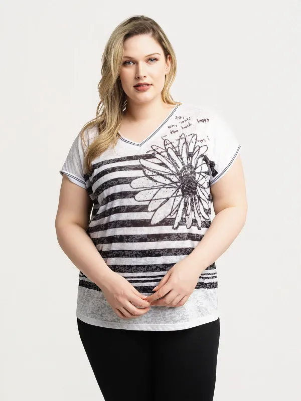 Loose short-sleeve t-shirt sold by Claire France