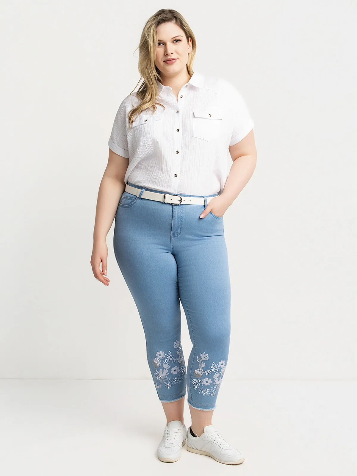 Skinny fitted ankle jean sold by Claire France