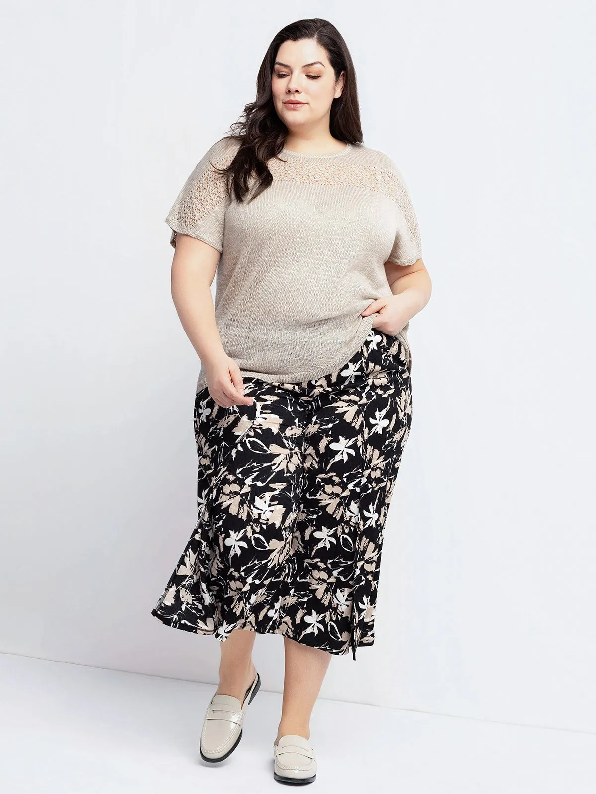 Short-sleeve loose pullover sweater sold by Claire France product image thumbnail 2