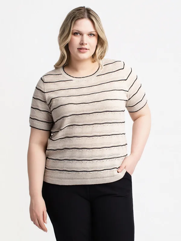 Short-sleeve pullover sweater made by Claire France