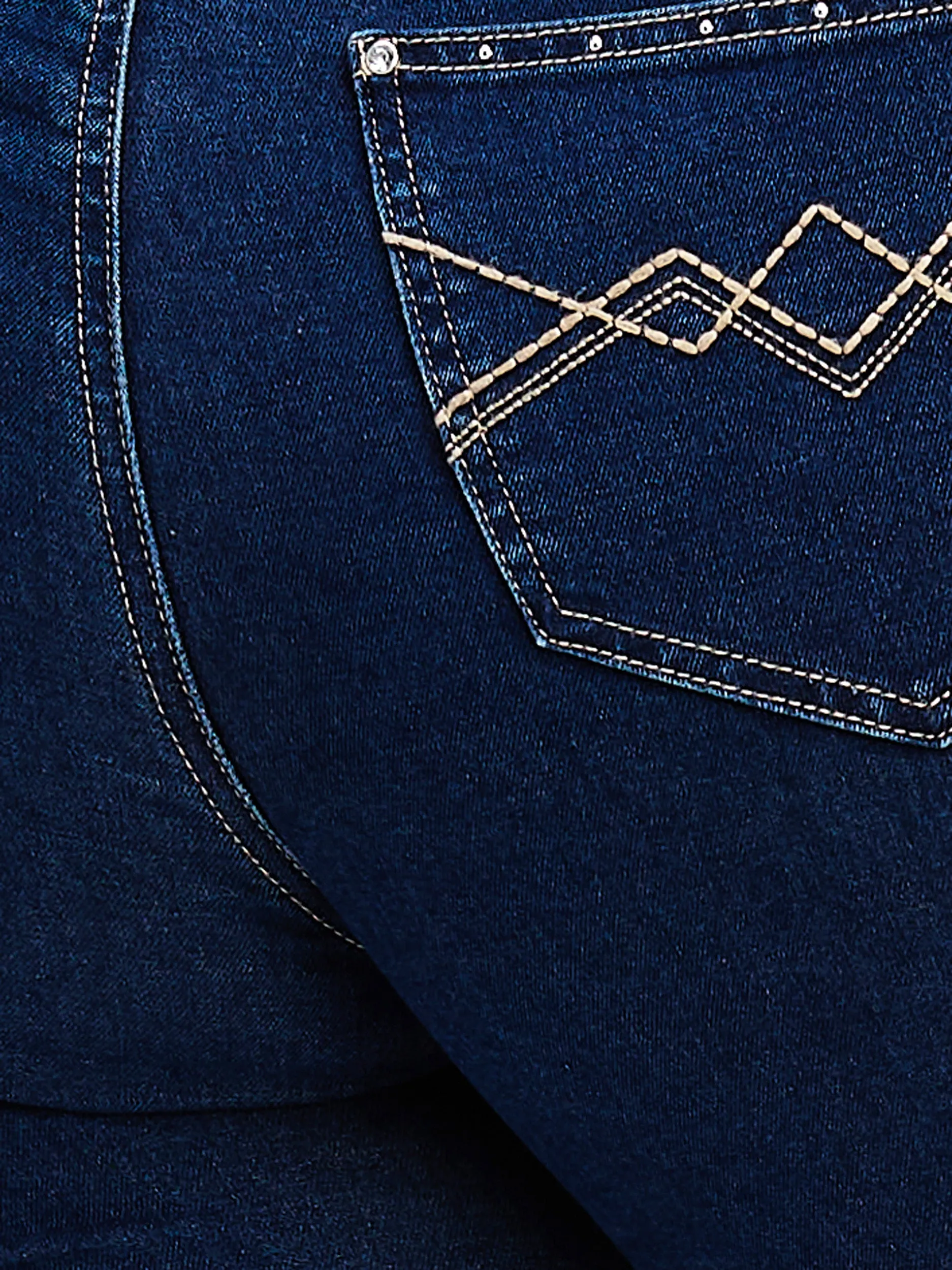 Straight semi-fitted jean sold by Claire France product image thumbnail 4