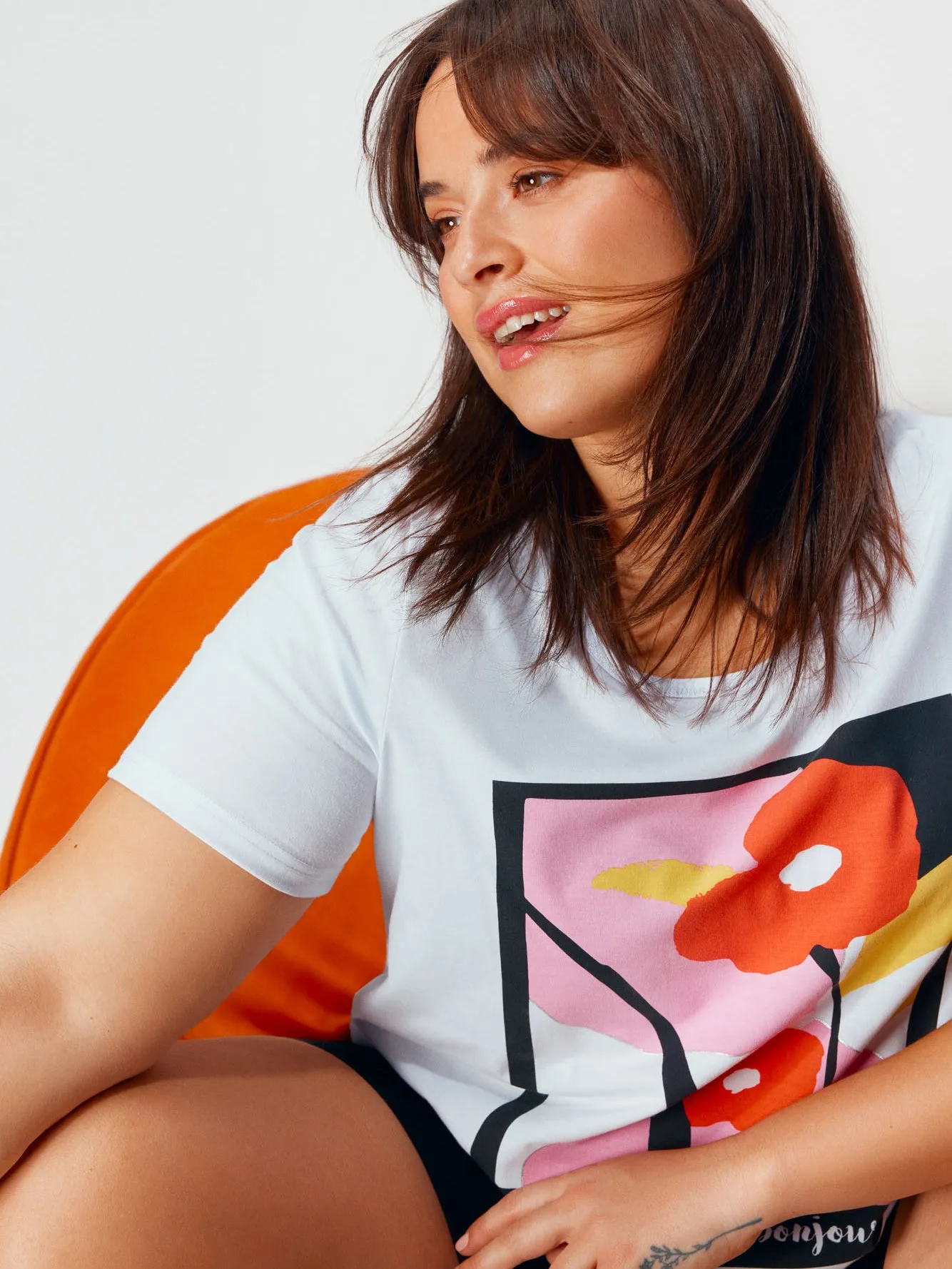 Loose short-sleeve t-shirt sold by Claire France