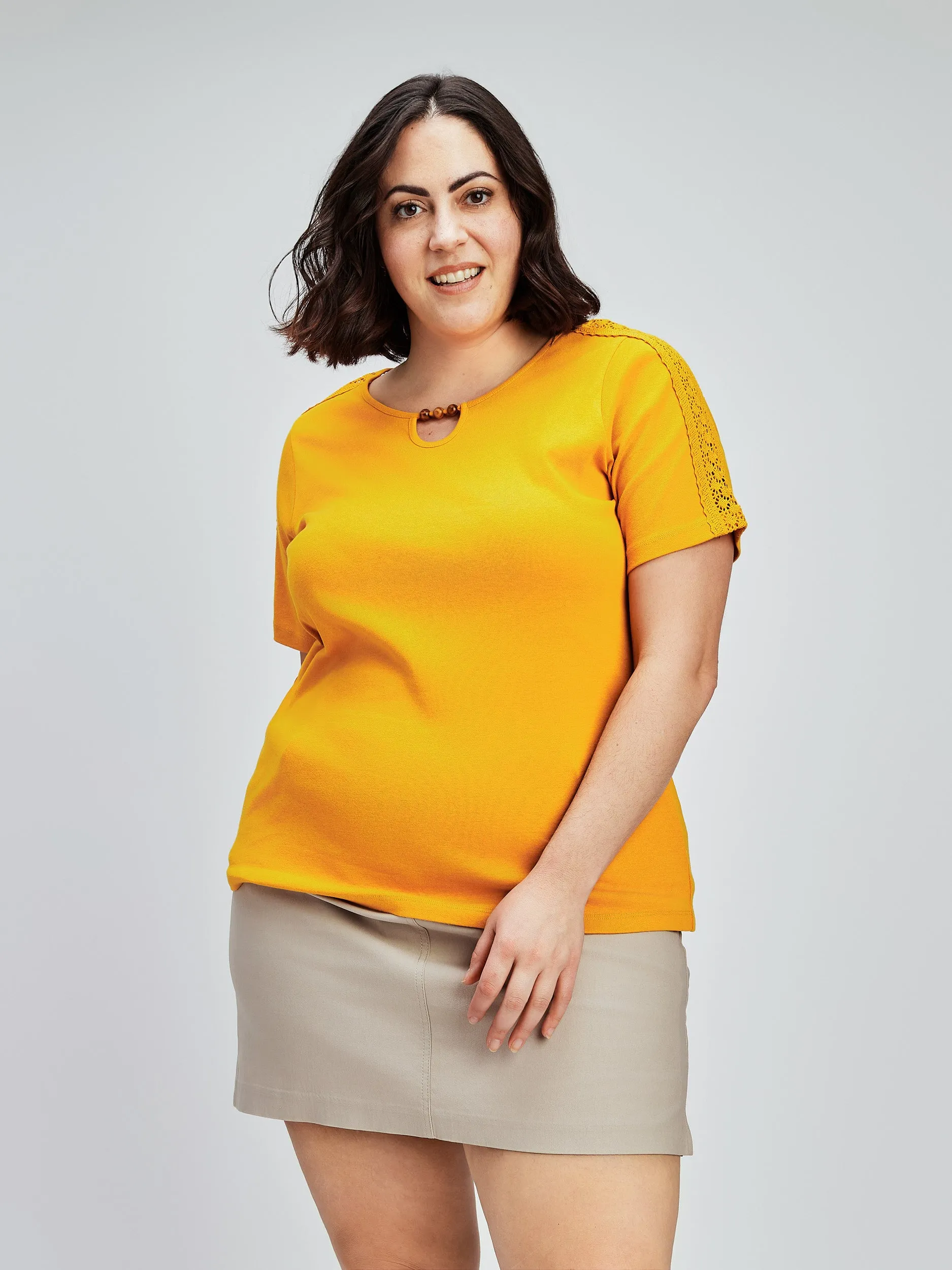 Short-sleeve semi-fitted t-shirt sold by Claire France