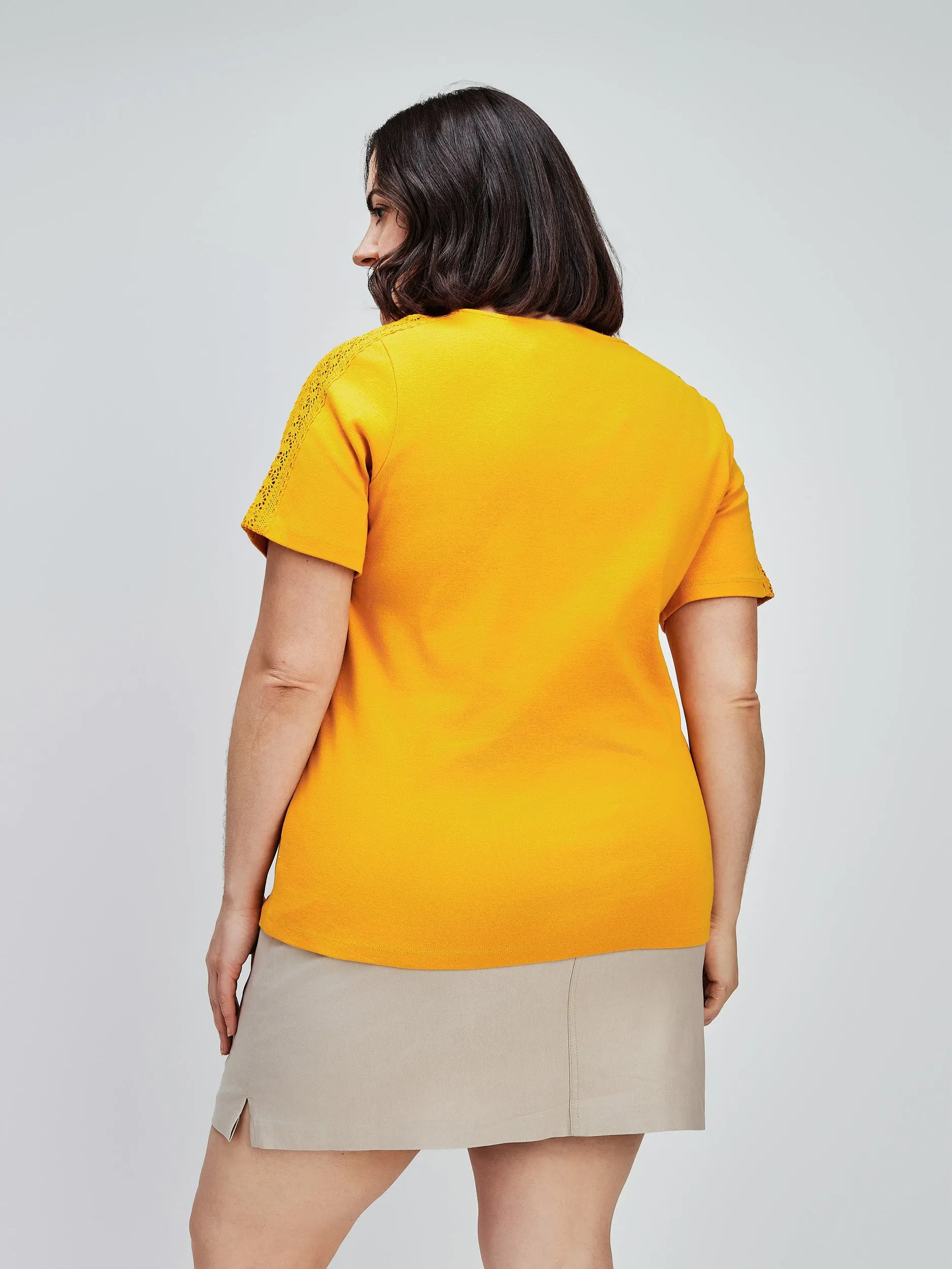 Short-sleeve semi-fitted t-shirt sold by Claire France product image thumbnail 3