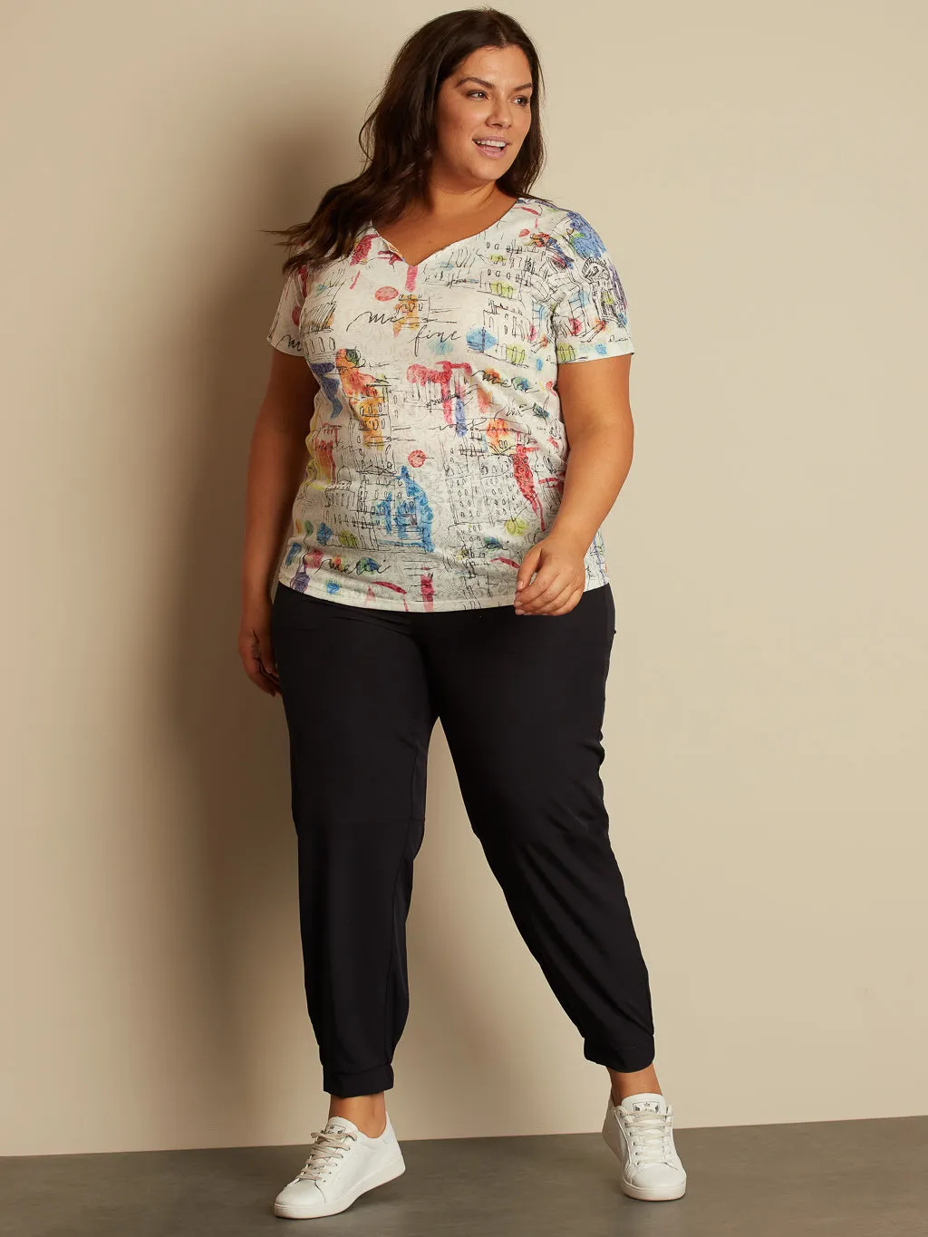 Short-sleeve semi-fitted t-shirt sold by Claire France