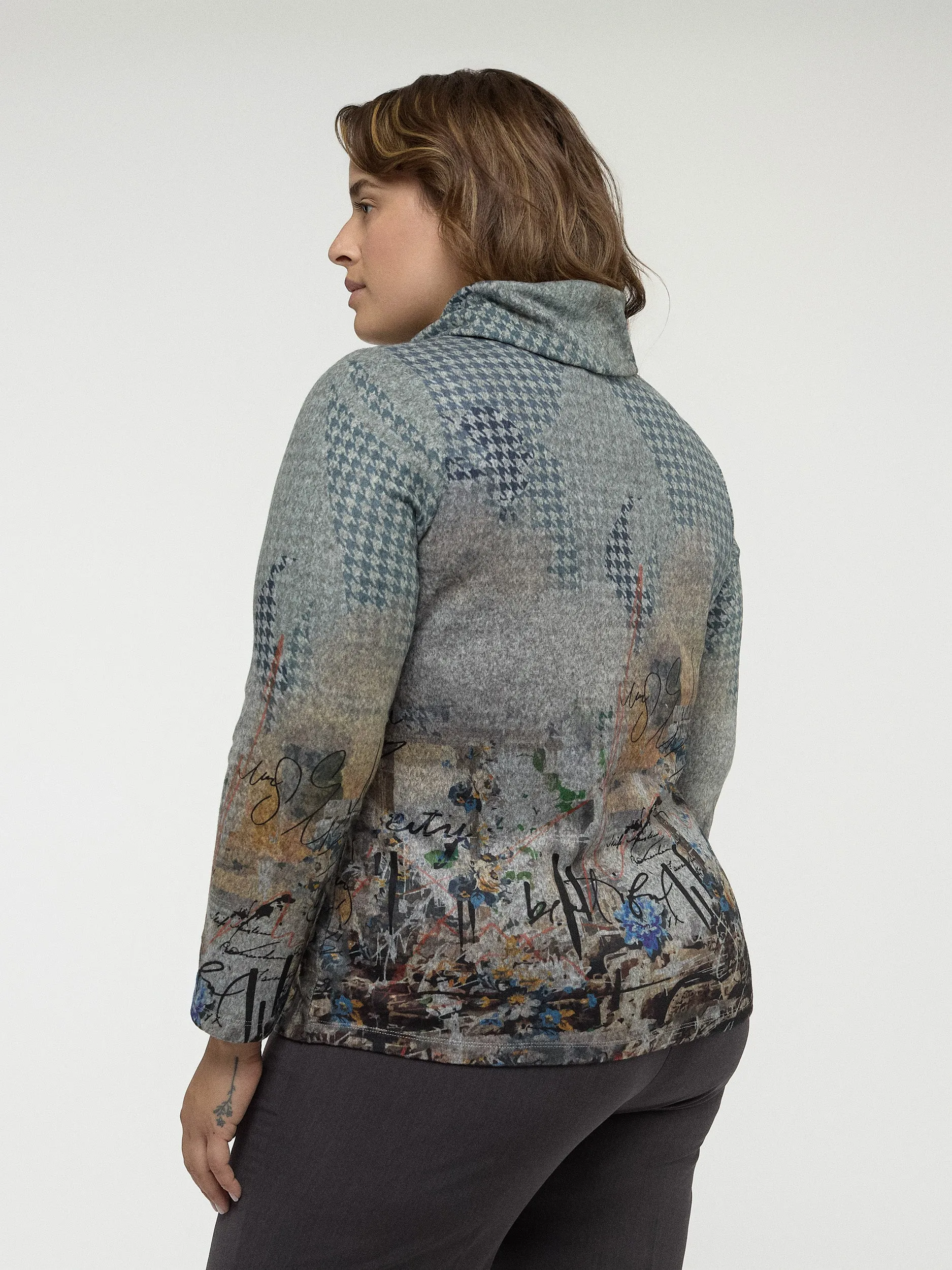 Long-sleeve semi-fitted t-shirt sold by Claire France product image thumbnail 3