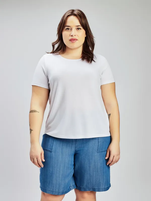 Short-sleeve semi-fitted t-shirt sold by Claire France