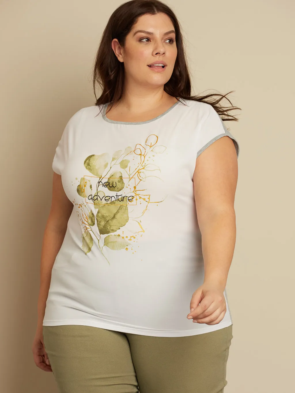 Short-sleeve loose tunic sold by Claire France