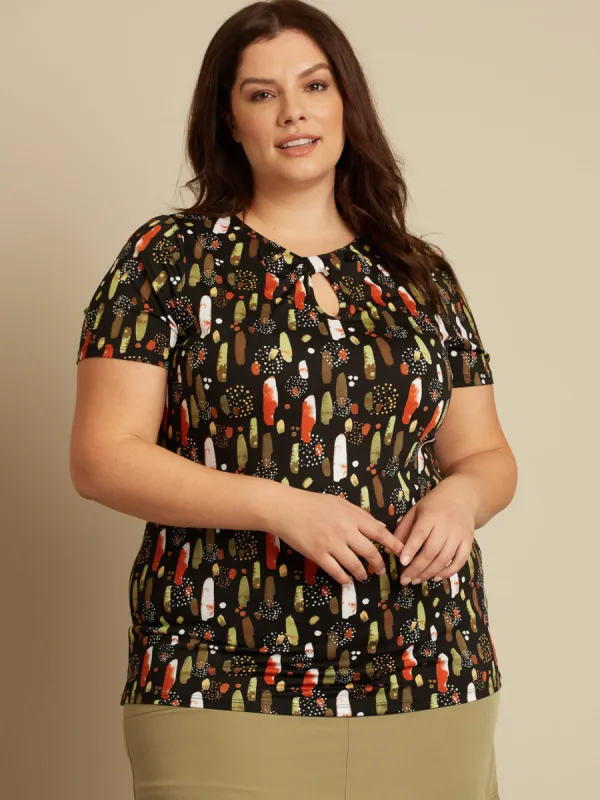 Short-sleeve semi-fitted t-shirt sold by Claire France