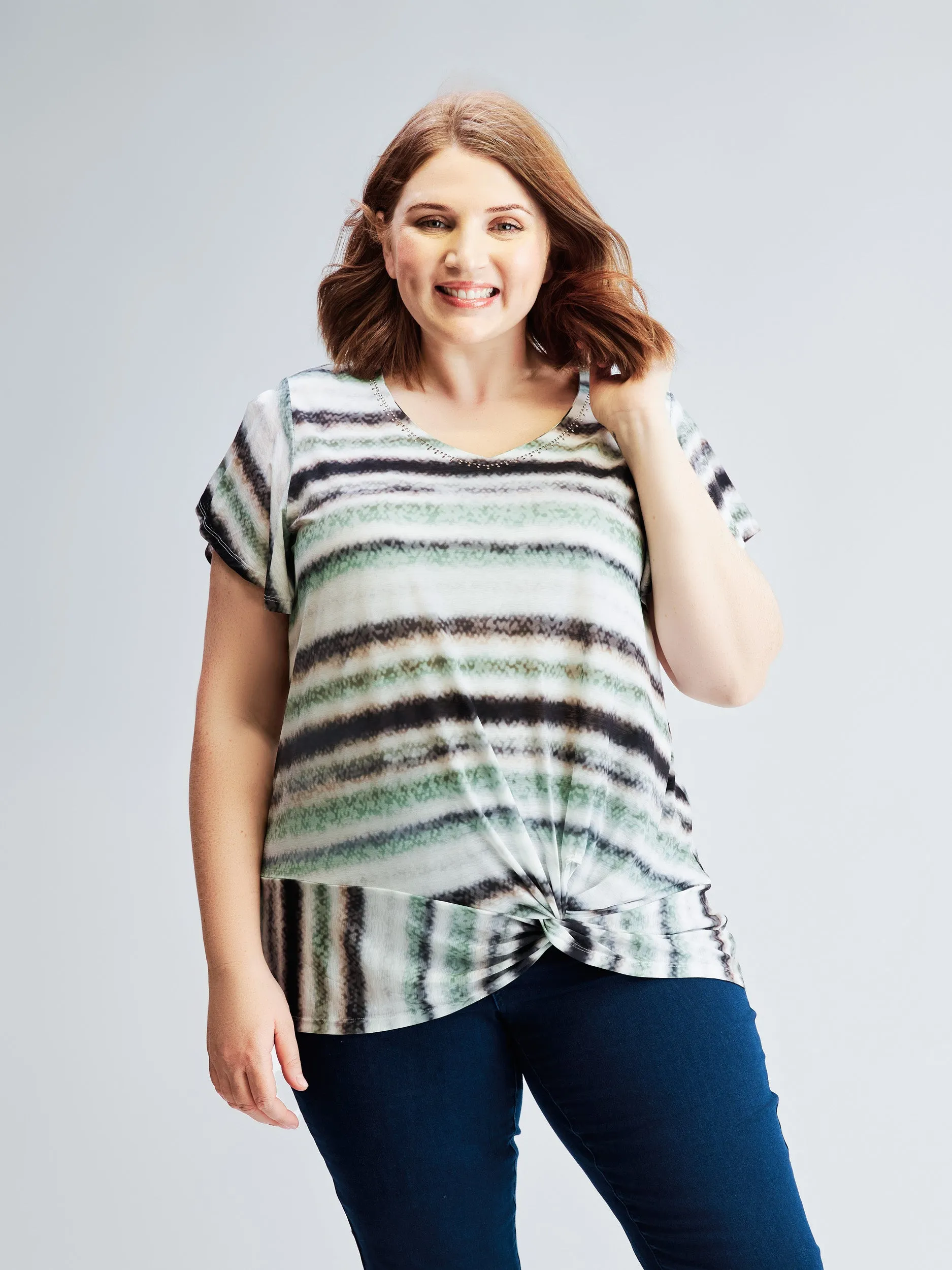 Short-sleeve semi-fitted t-shirt sold by Claire France