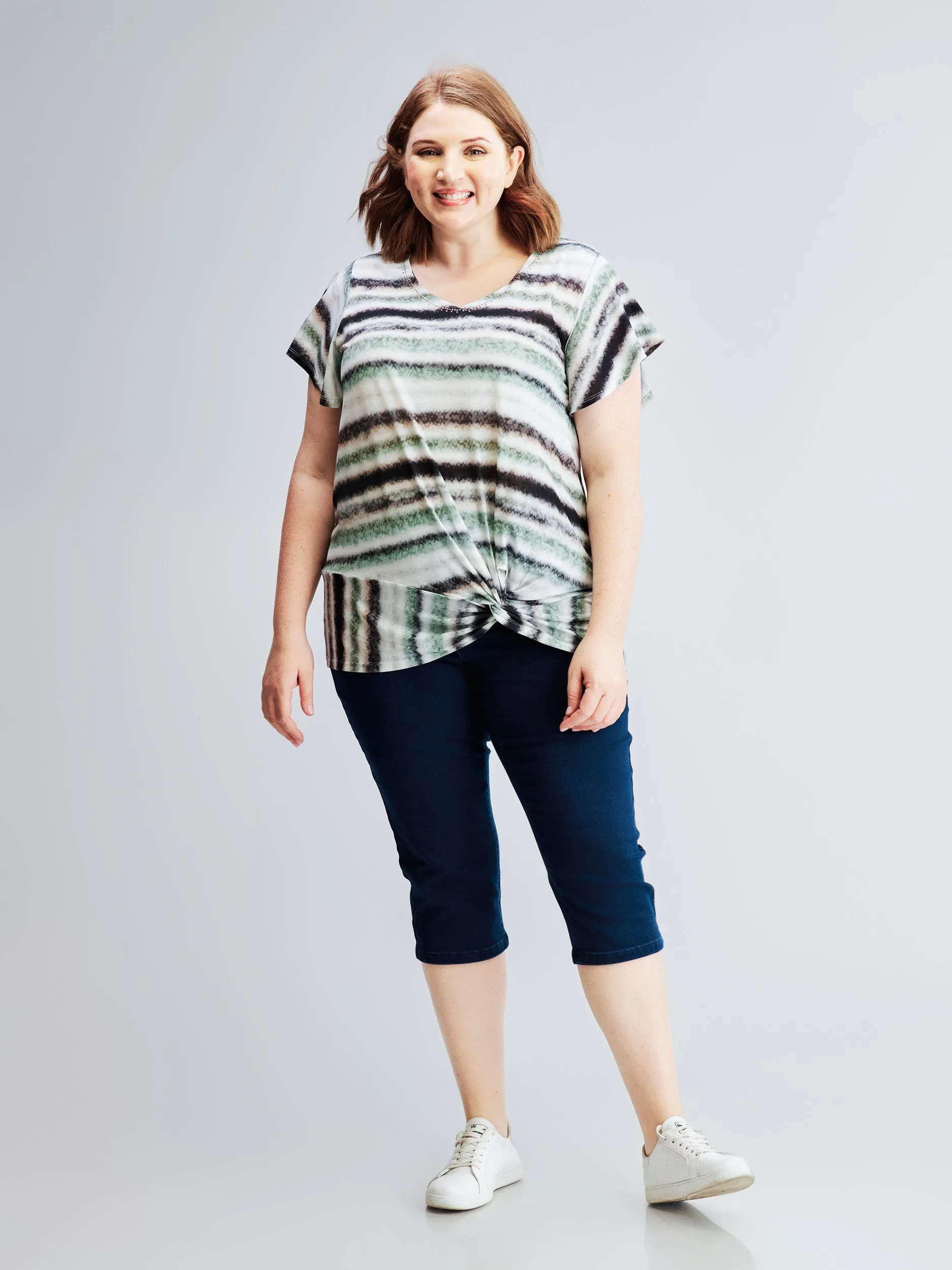 Short-sleeve semi-fitted t-shirt sold by Claire France product image thumbnail 2