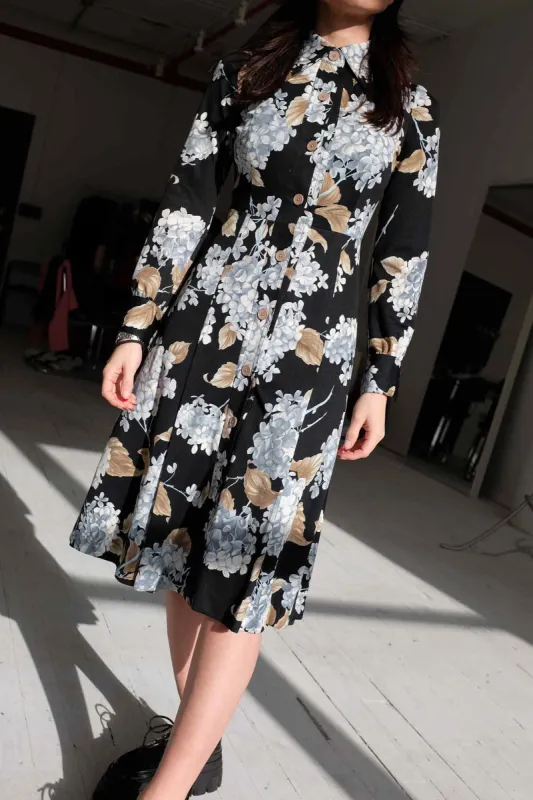 VINTAGE 70's Hydrangea Shirt Dress - XS sold by WRAY