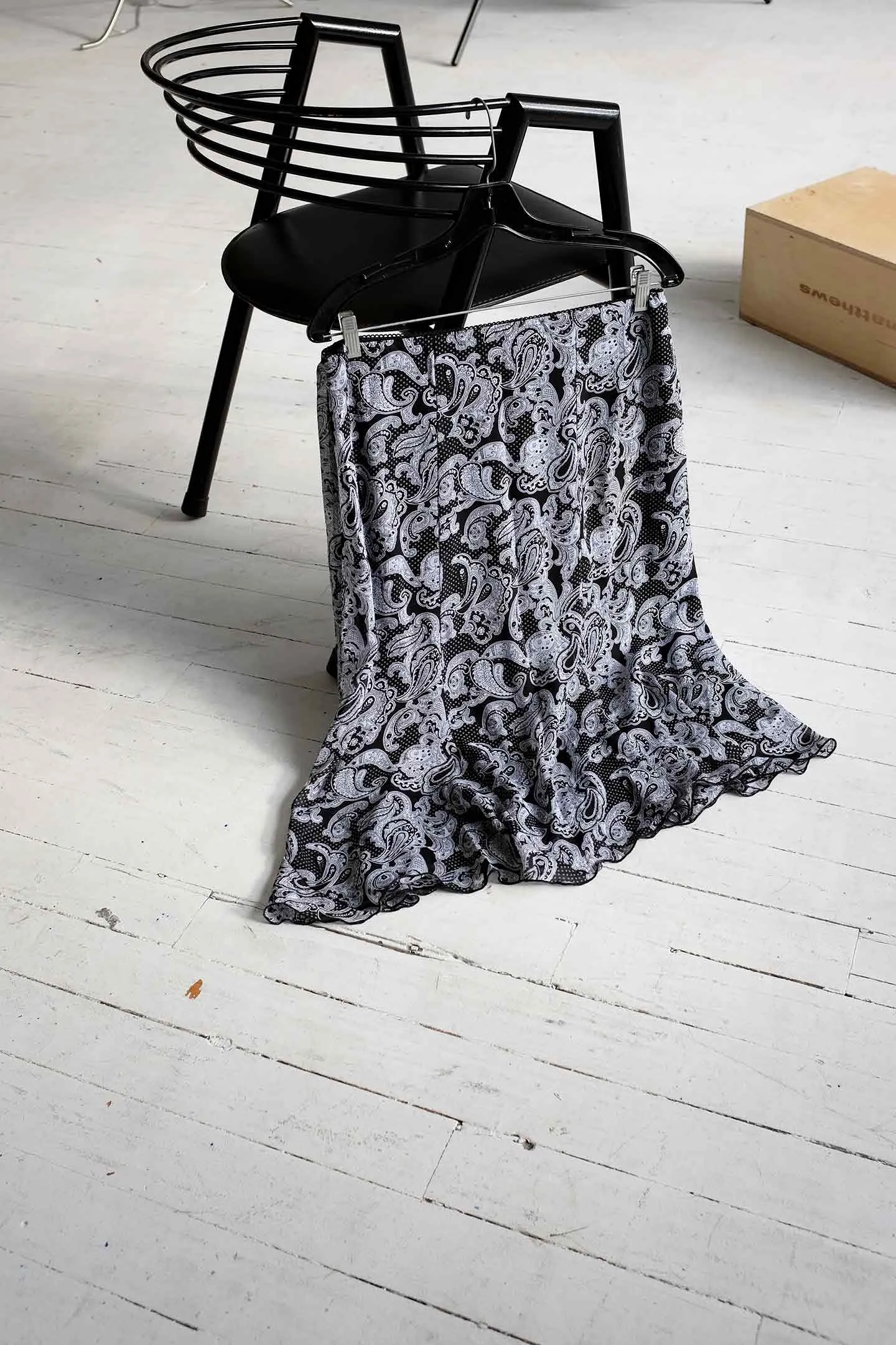 VINTAGE 90's Black and White Paisley Midi Skirt - M/L sold by WRAY product image thumbnail 3