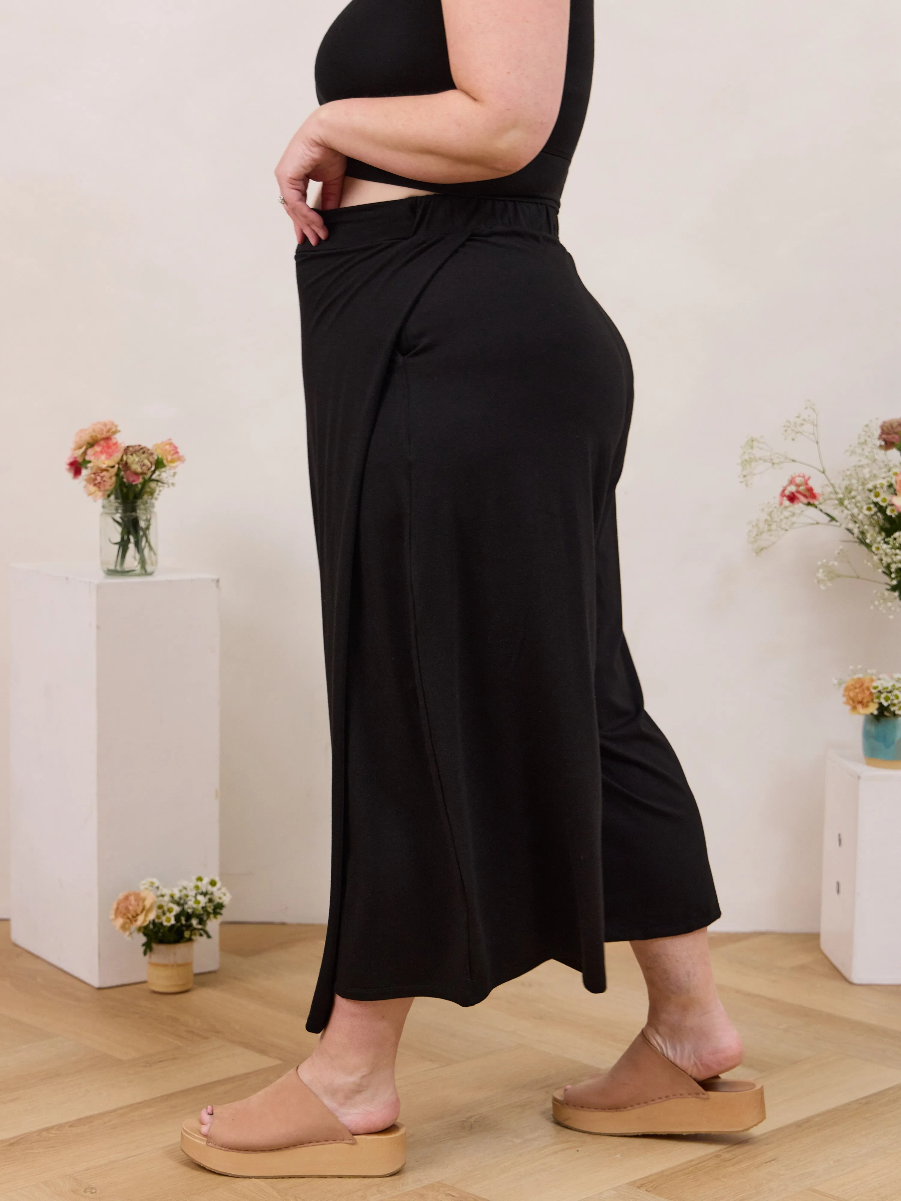 BLACK DEMI CROP sold by Free Label product image thumbnail 4
