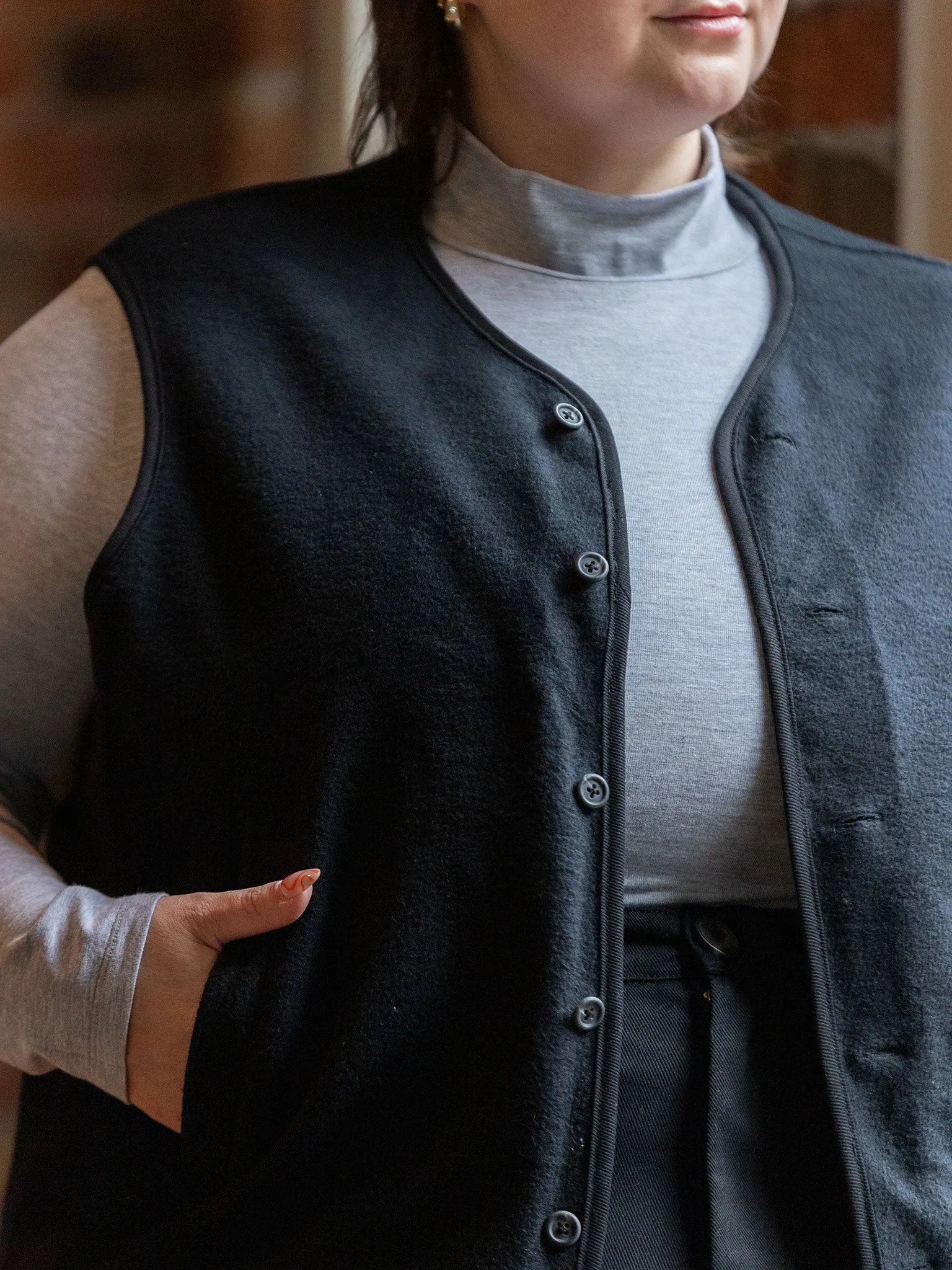 BLACK ELLIOTT VEST sold by Free Label product image thumbnail 2