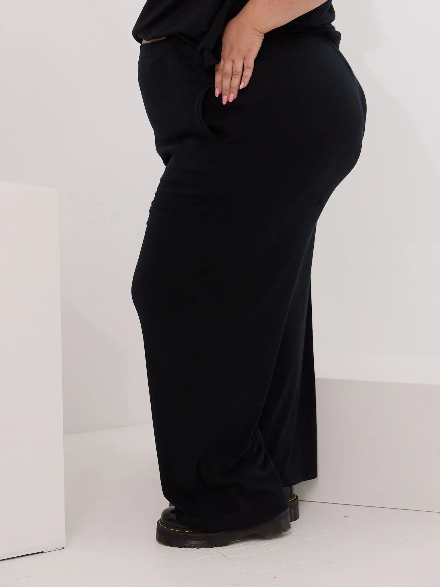 BLACK BILLIE LOUNGE PANT sold by Free Label product image thumbnail 4