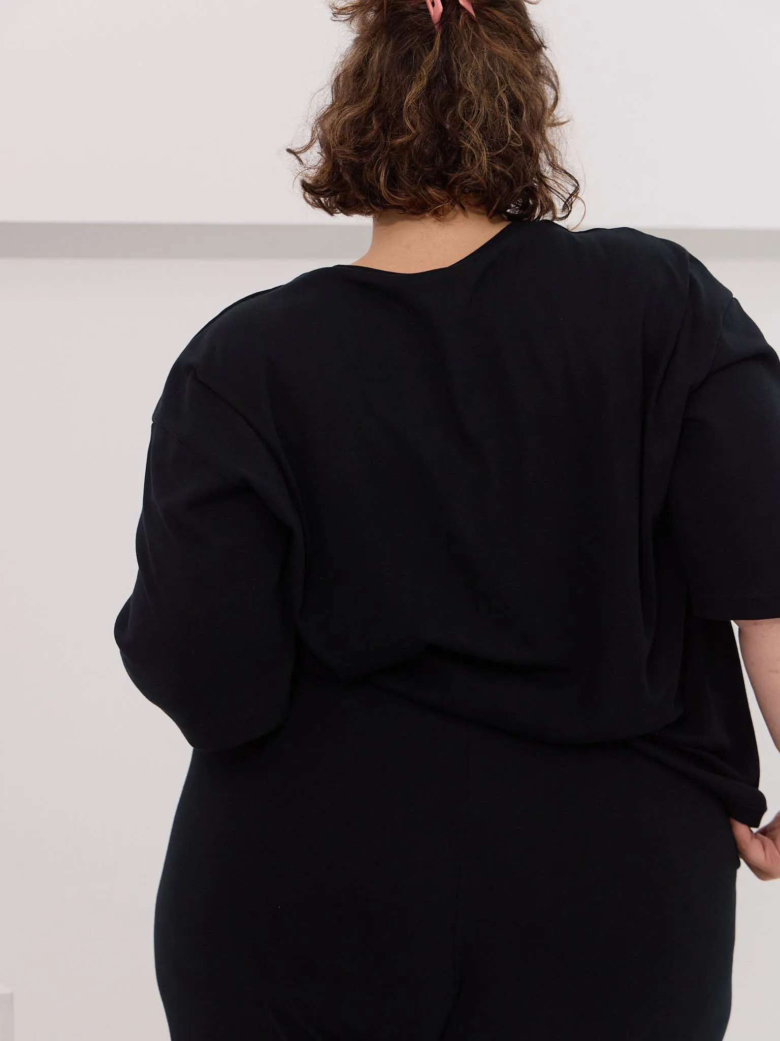 BLACK BILLIE TEE sold by Free Label product image thumbnail 2