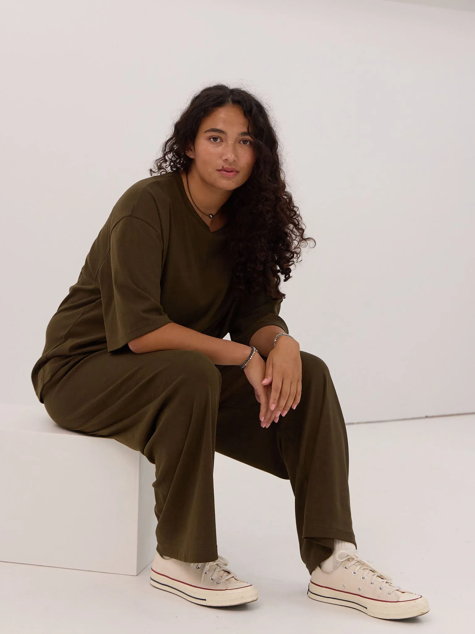 OLIVE BILLIE TEE sold by Free Label product image thumbnail 5