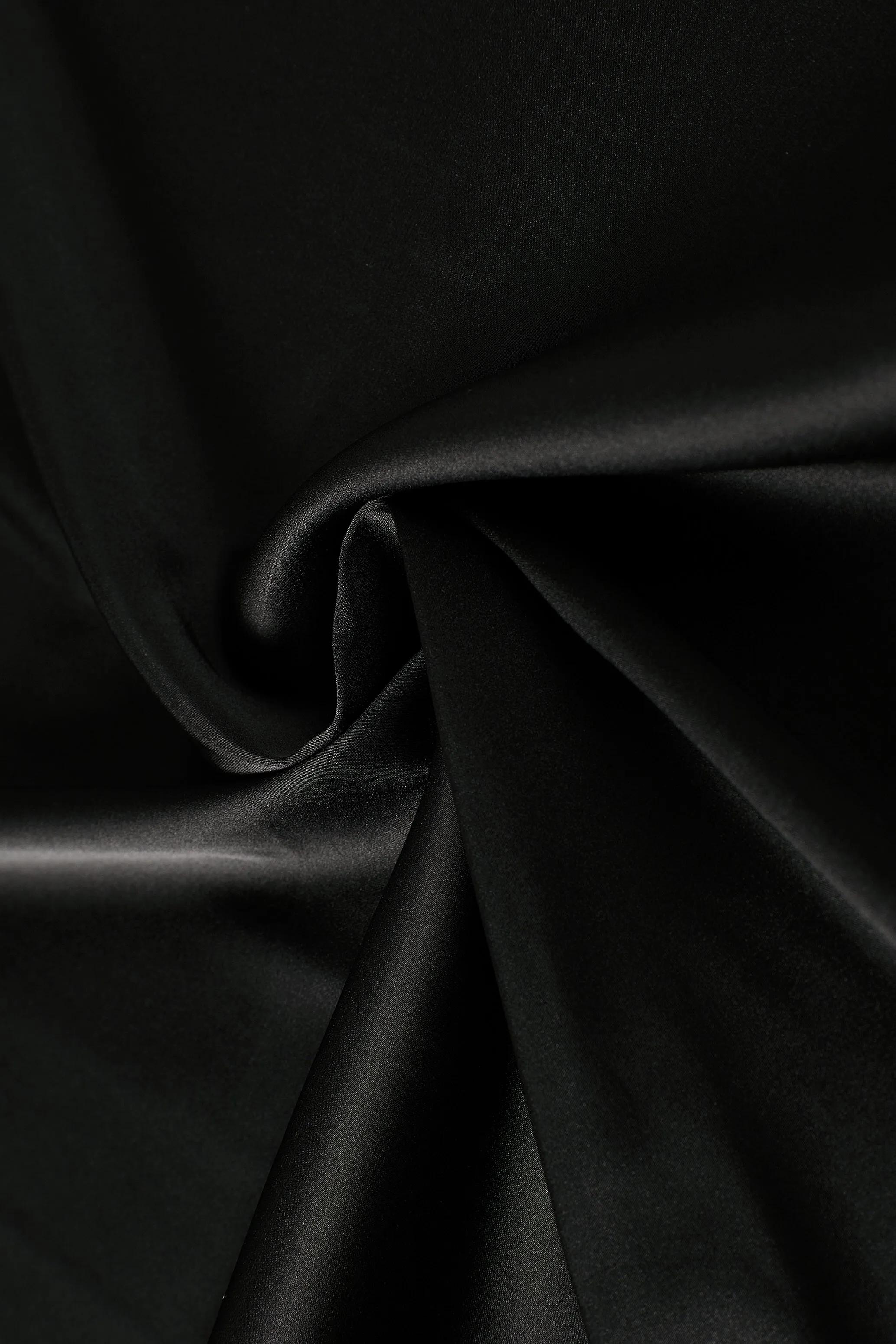 PRE-ORDER: Aurora Black & Red 5-in-1 Midi Dress Set sold by Tunnel Vision product image thumbnail 5