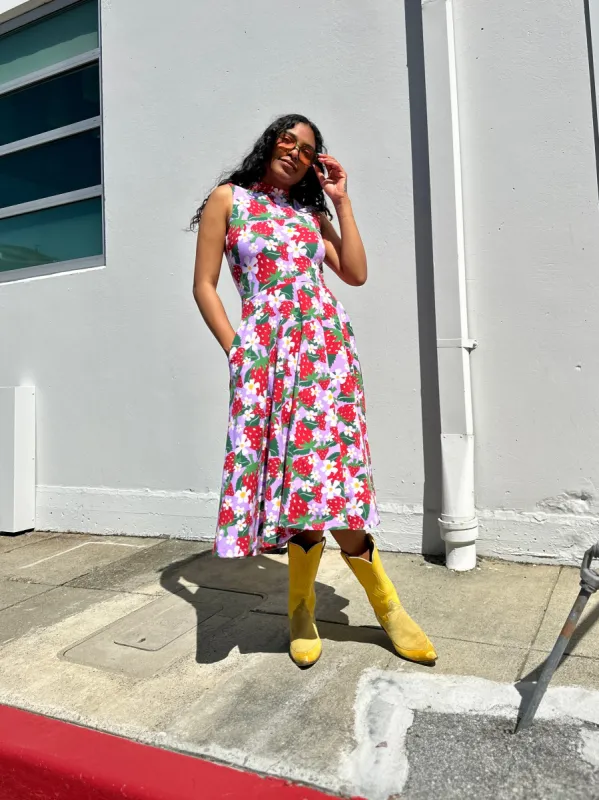 Dahlia Berries sold by Nooworks