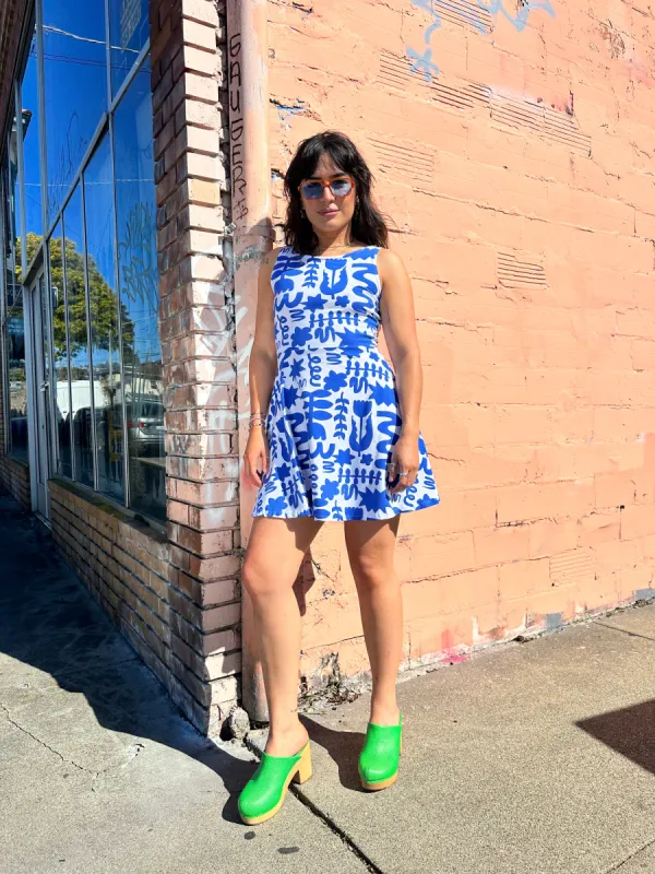 Brenda Dutch Garden sold by Nooworks