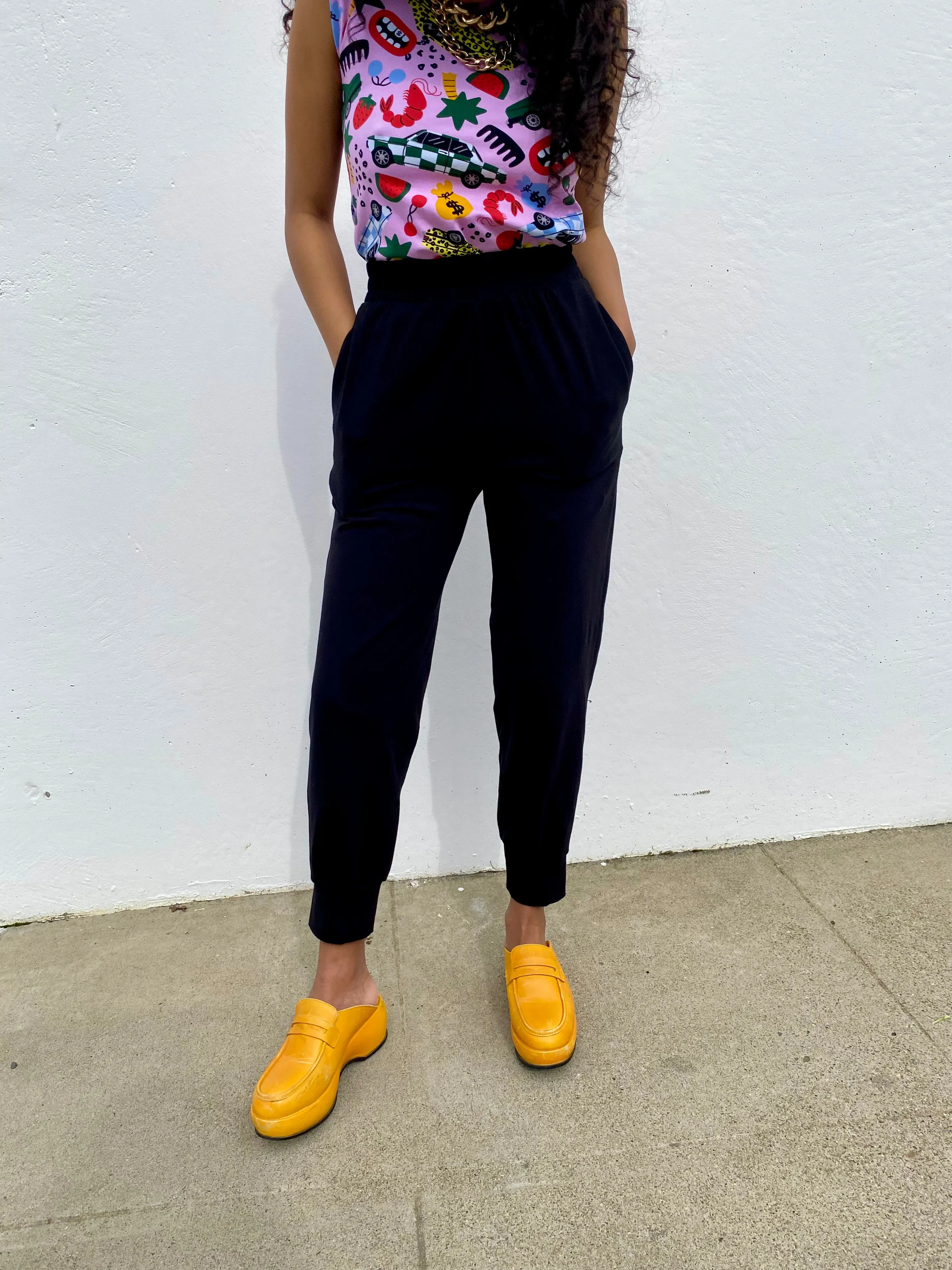 Jogger Black sold by Nooworks