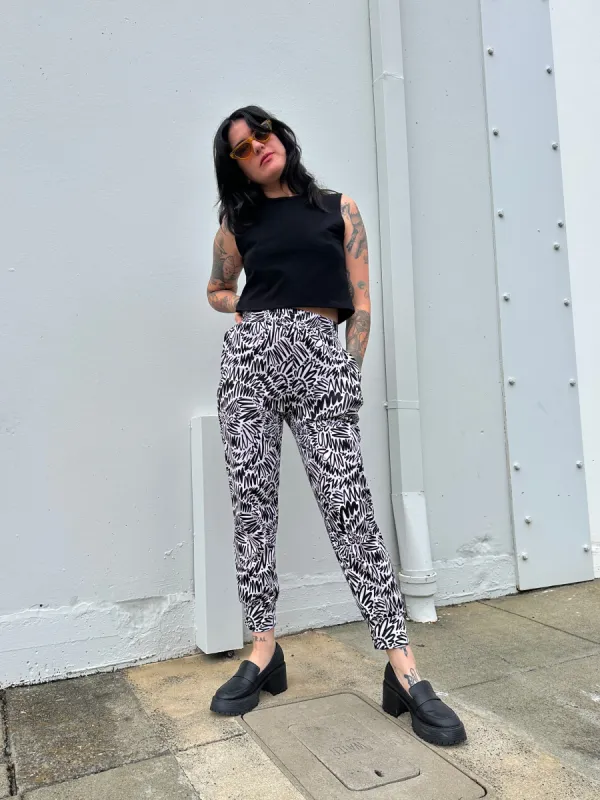Jogger Zig Zag sold by Nooworks