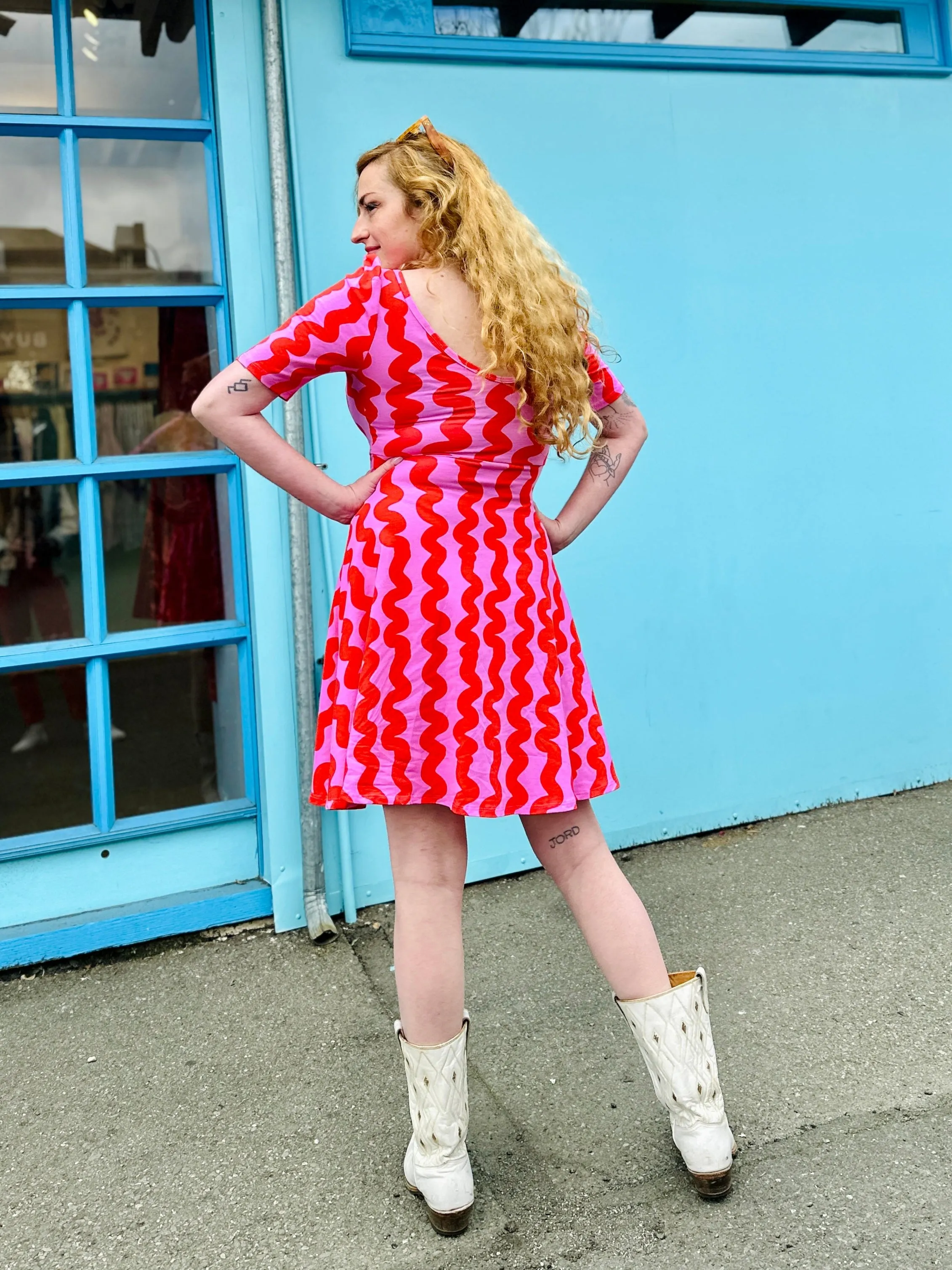 Natalie Pink Squiggle sold by Nooworks product image thumbnail 3